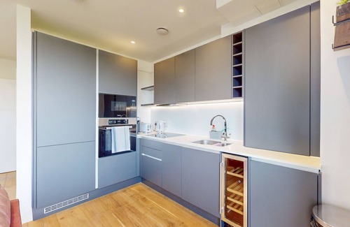Golborne Apartment | Splendid 1BD flat with a terrace in Maida Hill