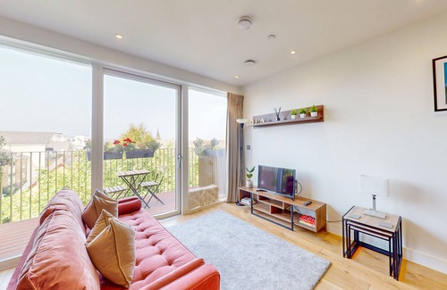 Golborne Apartment | Splendid 1BD flat with a terrace in Maida Hill