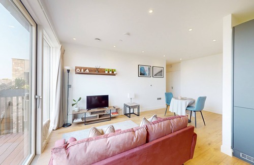 Golborne Apartment | Splendid 1BD flat with a terrace in Maida Hill