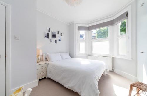 Hammersmith and Fulham Apartment | Splendid 2BR wprivate gdn, Fulham