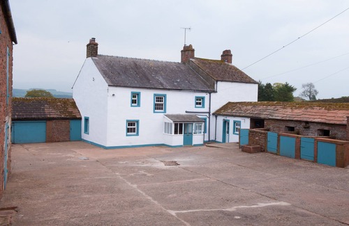 Lazonby House | Splendid 6 Bedroom Farmhouse with Breathtaking Views across the Eden Valley