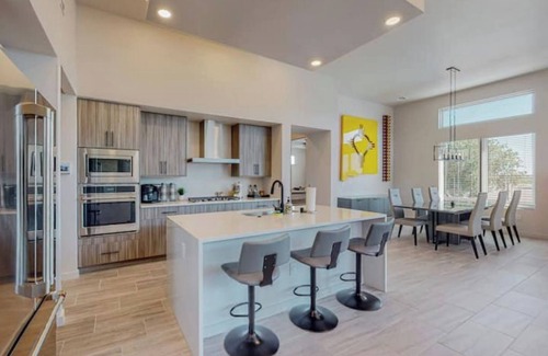 North Valley House | Splendid Balloon Fiesta House w/Hot Tub
