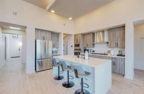 North Valley House | Splendid Balloon Fiesta House w/Hot Tub