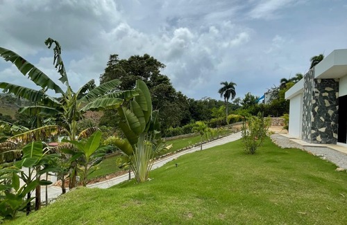 El Limon Villa | splendid villa with its infinity pool offering you a view of nature