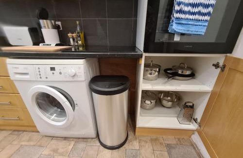 Luton Apartment | Split level luton town center flat