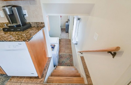 Northeast Heights House | Split Level Luxury Luciana Near the Foothills