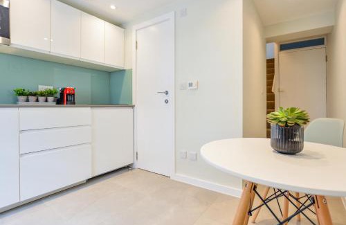 Kilburn Apartment | Split Level Studio at West Hampstead by Concept Apartments