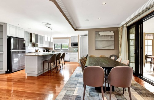 Nulkaba House | Spoil someone special at this luxe Hunter Valley Estate - stunning luxury in super central location