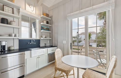 Johns Island House | “Spoonbill” (3038 Southerly Way) 2 person creekside bungalow at Kiawah River