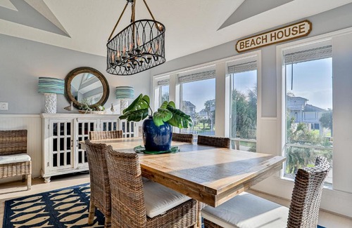 Pirates Beach House | Spoonbill Manor
