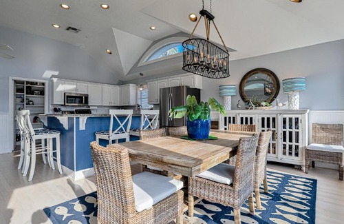 Pirates Beach House | Spoonbill Manor