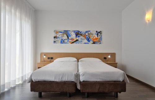Torbole sul Garda Hotel | Sporthotel Villa Stella
