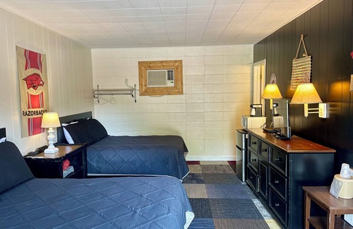 Higden Hotel | Sportsman's Lodge