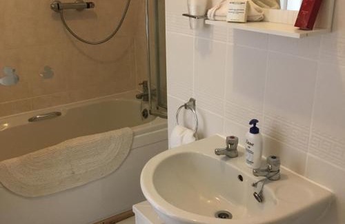 Rhosgoch Bed & Breakfast | Sportsmans Lodge Bed and Breakfast