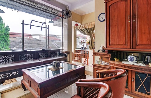 Ciputat Timur Hotel | SPOT ON 90060 Jq Homestay Syariah