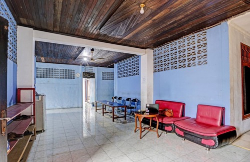 Samarinda Hotel | SPOT ON 92208 Hotel Andira Syariah