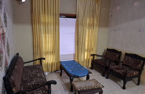 Jambi Hotel | SPOT ON 93464 Penginapan Tulimario Syariah