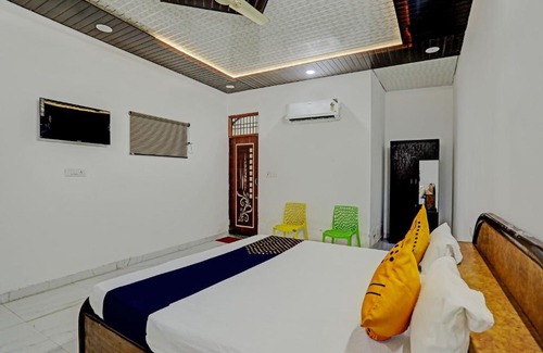 Aligarh Hotel | SPOT ON Royal Palm Room & Restaurant
