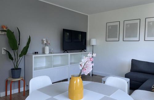 Rhein-Erft-Kreis District Apartment | Spotless Family Retreat, Fully Equipped & Central