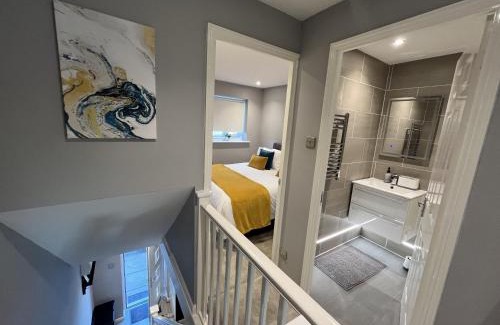 Stevenage House | Spotless Two-Bedroom Home with Garden and Parking