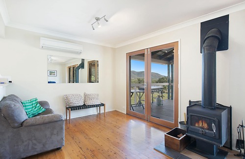 Broke House | Sprawling country valley views with a hint of wine