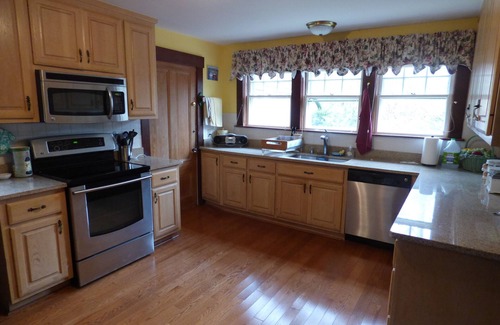 North Chatham House | Sprawling Family home located across from Chatham Harbor
