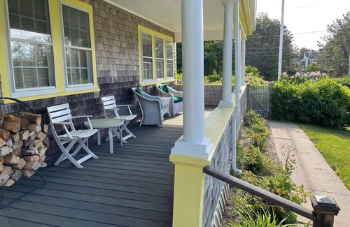 North Chatham House | Sprawling Family home located across from Chatham Harbor