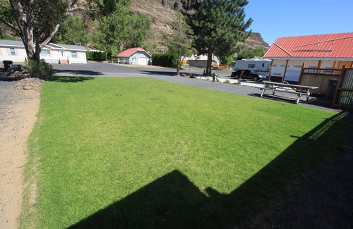 Sunland Estates RV Rental | Sprawling, full hook-up RV