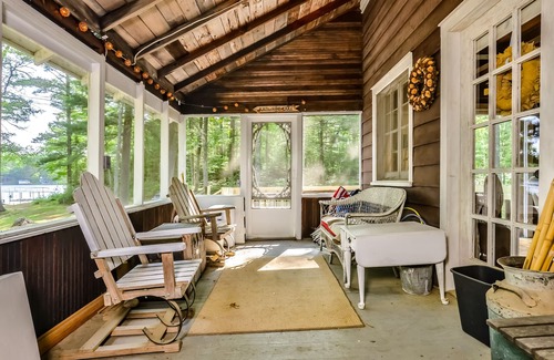 Minocqua House | Sprawling lakefront home with dock access, kayaks, firepit, and wood fireplace