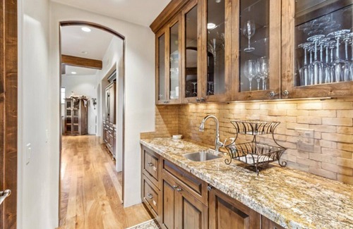 Mirabel Village House | Sprawling Western Paradise on Mirabel Golf Course