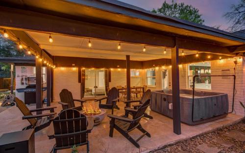 Spring Branch Central House | Spring Branch Getaway Feat 5BD Pool Hot tub