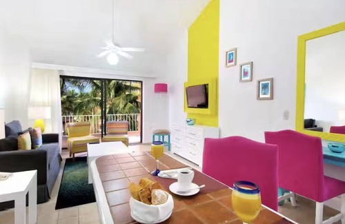 Puerto Vallarta Apartment | Spring Break Escape: Oceanfront Luxury in Puerto Vallarta Awaits You!