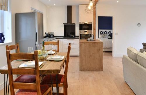 Ilfracombe House | Spring Cottage