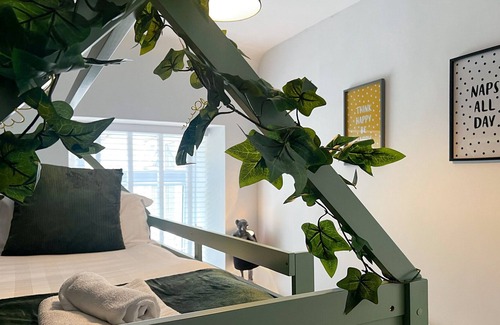 Bonsall Cottage | Spring Cottage Sleeps 6 pet friendly