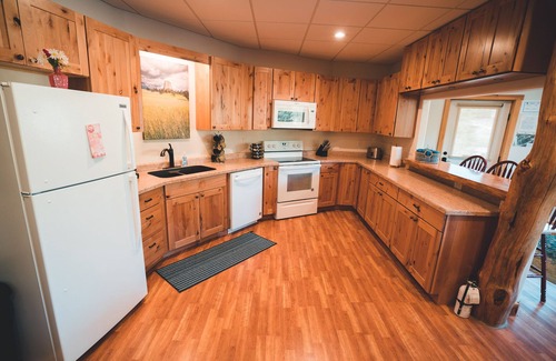 Hill City Cabin | Spring Creek Splendor. The Perfect Location. Private Lower Level Apartment. Fun!