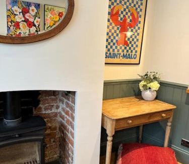 Rye House | Spring Crescent Cottage in Rye