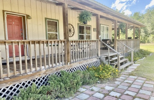 Branford House | Spring Diving Capital . Walk to Ruth Springs and 1 mile from Troy .