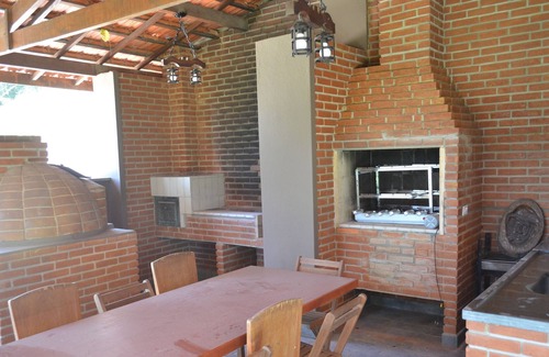 Barueri Cottage | Spring Hill site. Close to São Paulo, fresh air and good moments of leisure.