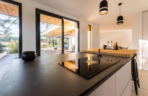 Anglet Villa | SPRING KEYWEEK - Contemporary villa with pool in the hea