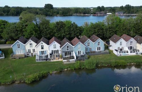 South Cerney House | Spring Lake 19, The Lake House