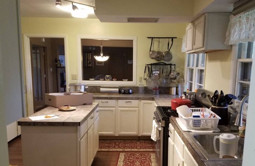 Battle Creek Boat Rental | Spring Lake Cottage Private Rm #2