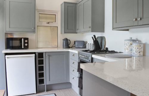 Southbourne House | Spring Lodge