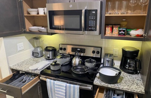 Spring Apartment | Spring Modern Longterm King Bed fully equipped