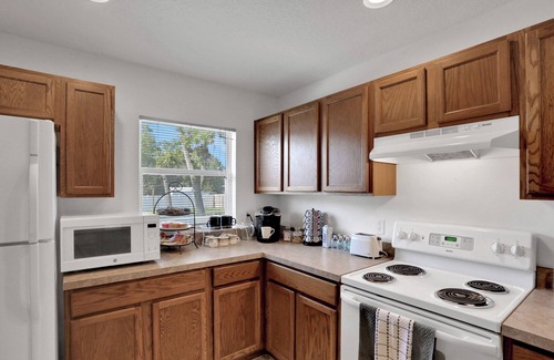 Deltona Lakes House | Spring Promotion/Live, Work & Play in Deltona Lakes
