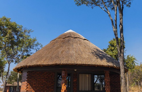 Karoi Bed & Breakfast | Spring Resort Restaurant and Lodge