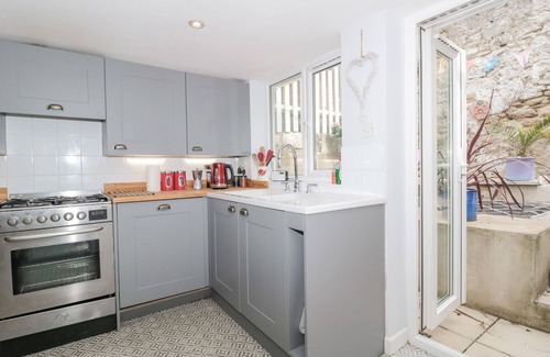 Portland Cottage | SPRING ROSE COTTAGE, pet friendly, with open fire in Fortuneswell