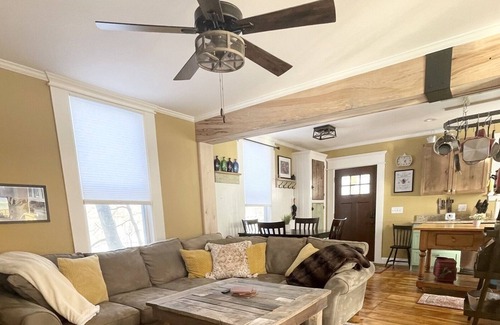 Chester Depot House | Spring Skiing! Location! Minutes from Okemo!