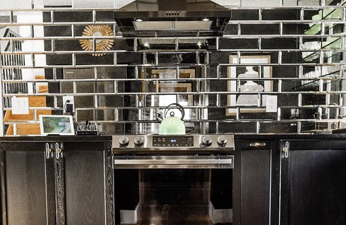 Hunter House | Spring to Hunter Mountain, NY in style @killercatmountainhouse