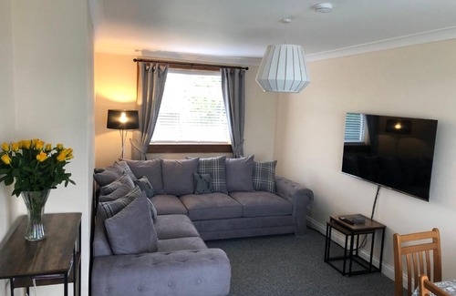 Dunfermline House | Springbank Holiday Home