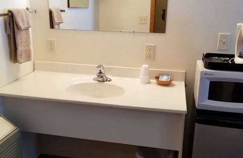 Hill City Hotel | Springcreek Inn